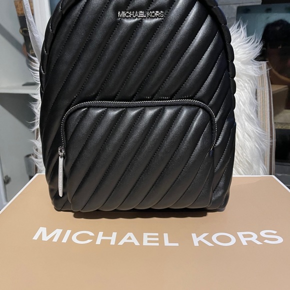 BNIB Michael Kors Backpack - Picture 6 of 9